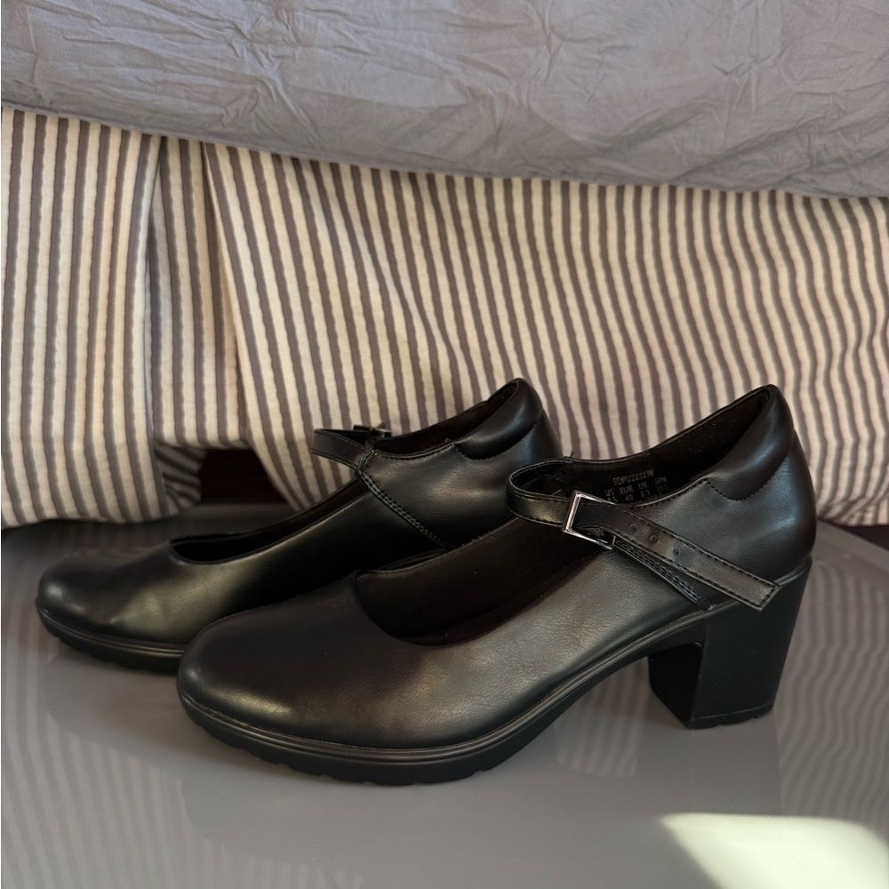Chic Black Mary Jane Block Heels